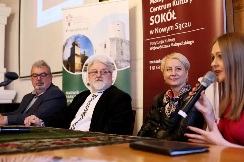 Krakowiacy, Lachy i Górale. Opowieść o strojach wsi małopolskiej