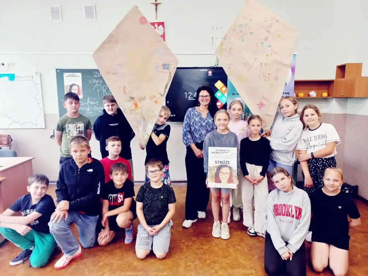 Książki, warsztaty i uśmiechy. Udany projekt „Biblioteka dla każdego, i małego i większego”
