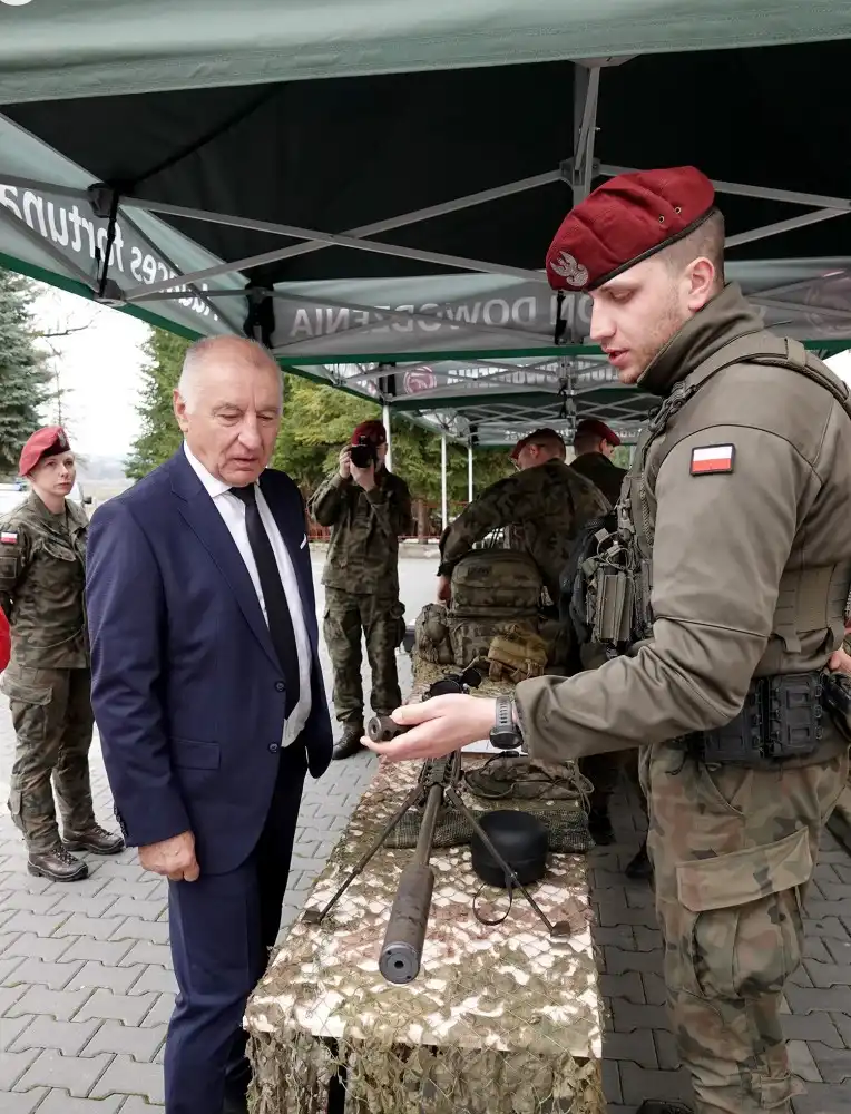 Kilkuset uczniów klas ósmych na Dniach Otwartych Zespół Szkół w Marcinkowicach