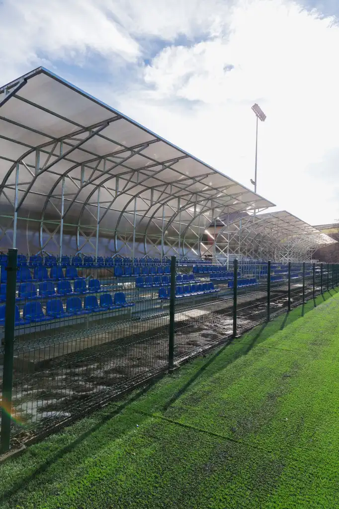 Nowa era piłki w Korzennej. Stadion przechodzi kompletną metamorfozę