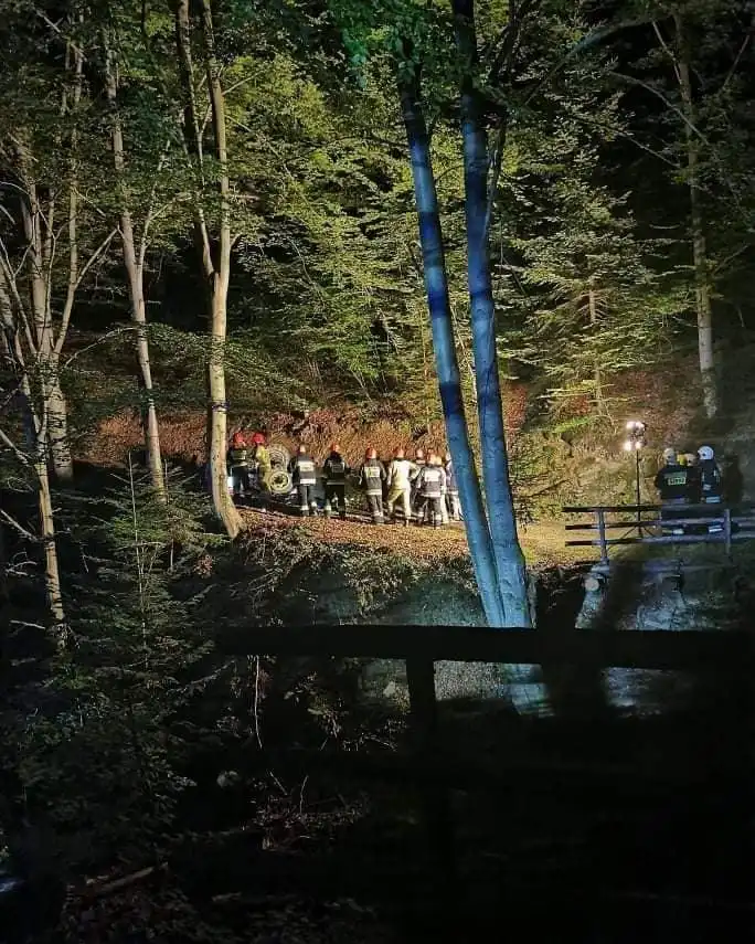 Tragedia w Kokuszce. Ciągnik rolniczy przygniótł dwóch mężczyzn