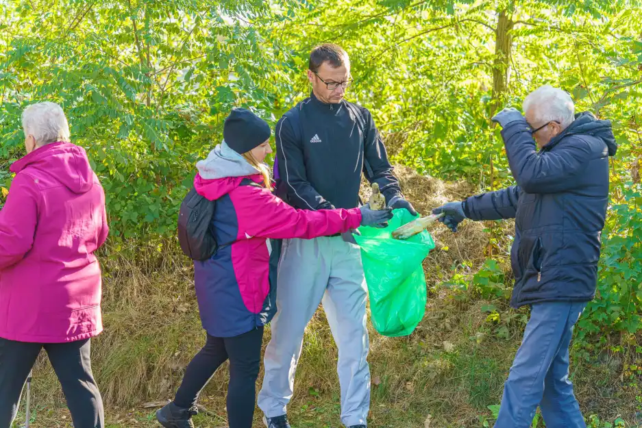 Krótki spacer i mnóstwo śmieci. Wolontariusze posprzątali brzegi Popradu