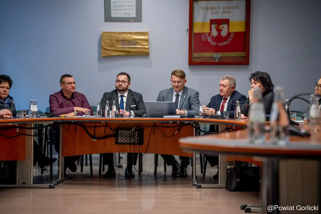 Gotowi na śnieg, mróz i ferie. Powiat Gorlicki podsumowuje przygotowania