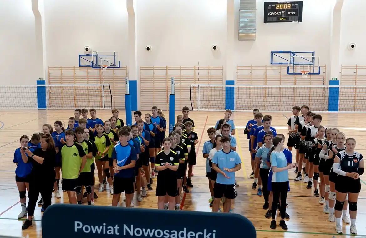 Turniej Szkół Mundurowych w Powiatowym Centrum Sportu w Marcinkowicach
