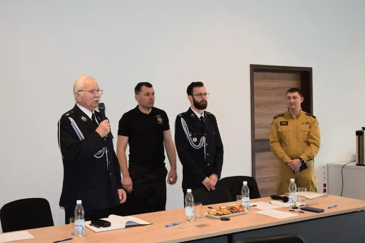 Młodzi strażacy na medal. Eliminacje Gminne Ogólnopolskiego Turnieju Wiedzy Pożarniczej w Dobrej