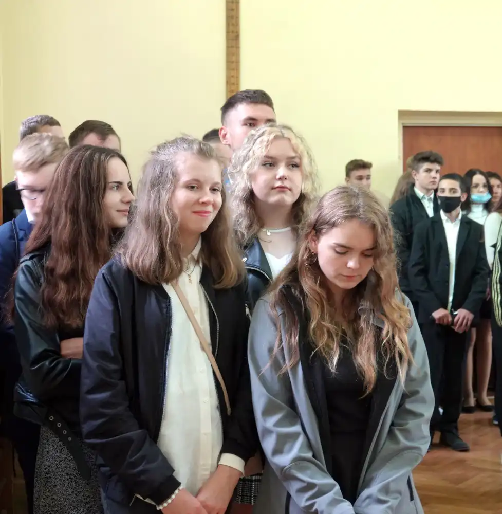 Rok szkolny w szkołach powiatu nowosądeckiego rozpoczęty. Do placówek będzie uczęszczać ponad 3200 uczniów