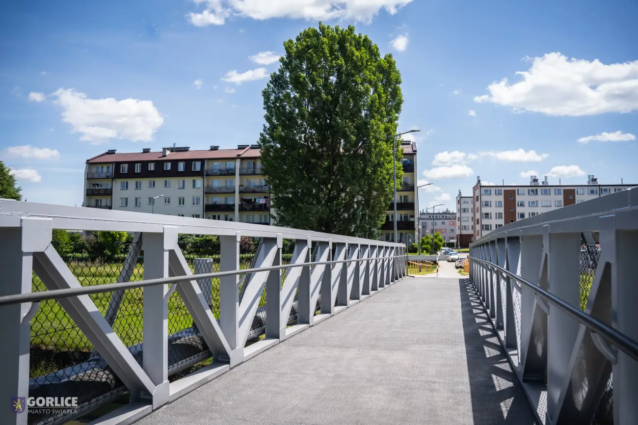 Koniec utrudnień w Gorlicach. Kładka pieszo-rowerowa po modernizacji