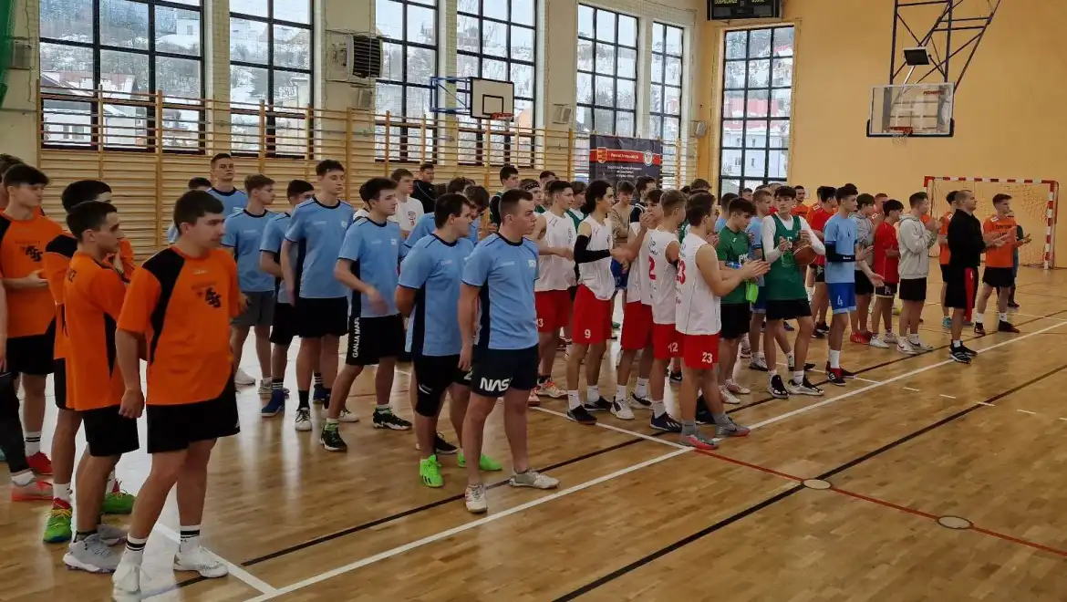 Reprezentanci grybowskiego liceum najlepsi w koszykówce