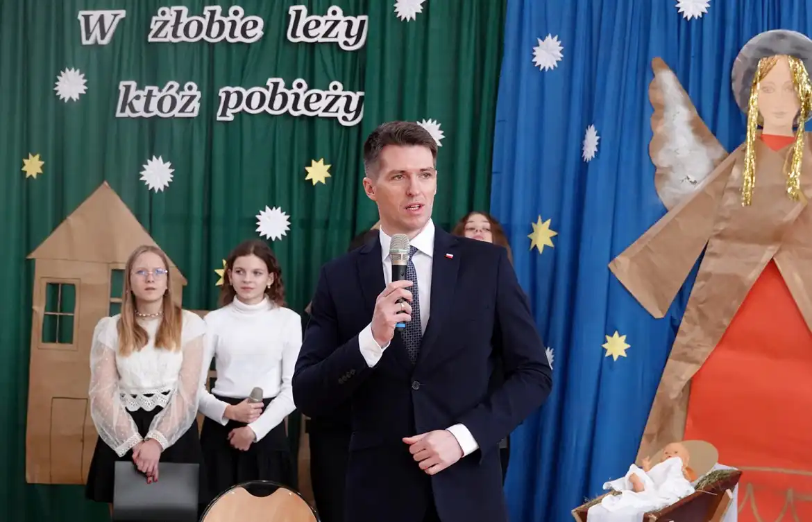 Wspólne kolędowanie i potrawy wigilijne w ZSP w Nawojowej