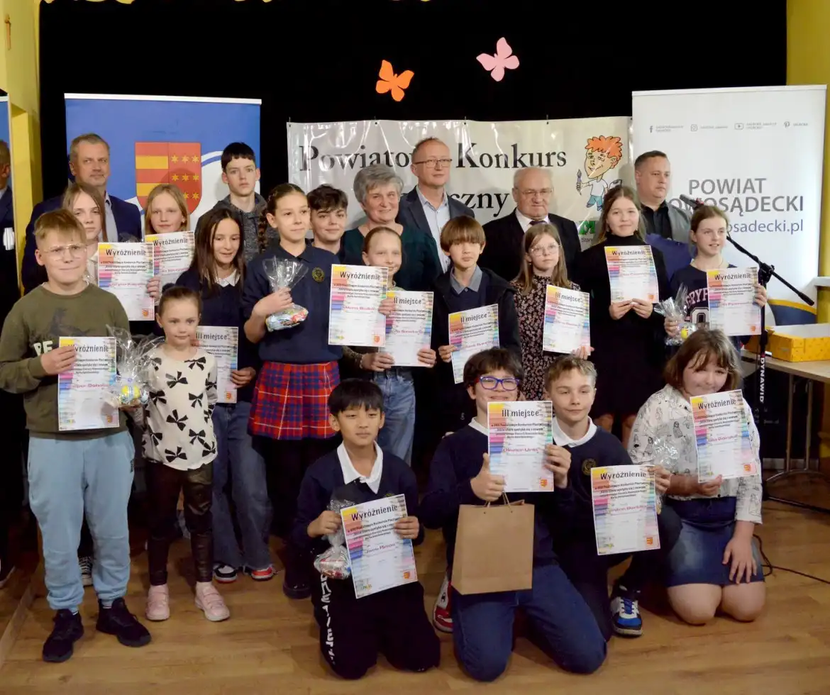 XVIII Powiatowy Konkurs Plastyczny “Gdzie stare spotyka się z nowym”