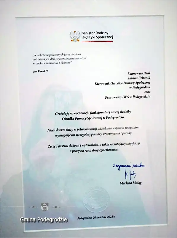 Minister Rodziny i Polityki Społecznej Marlena Maląg odwiedziła seniorów Gminy Podegrodzie