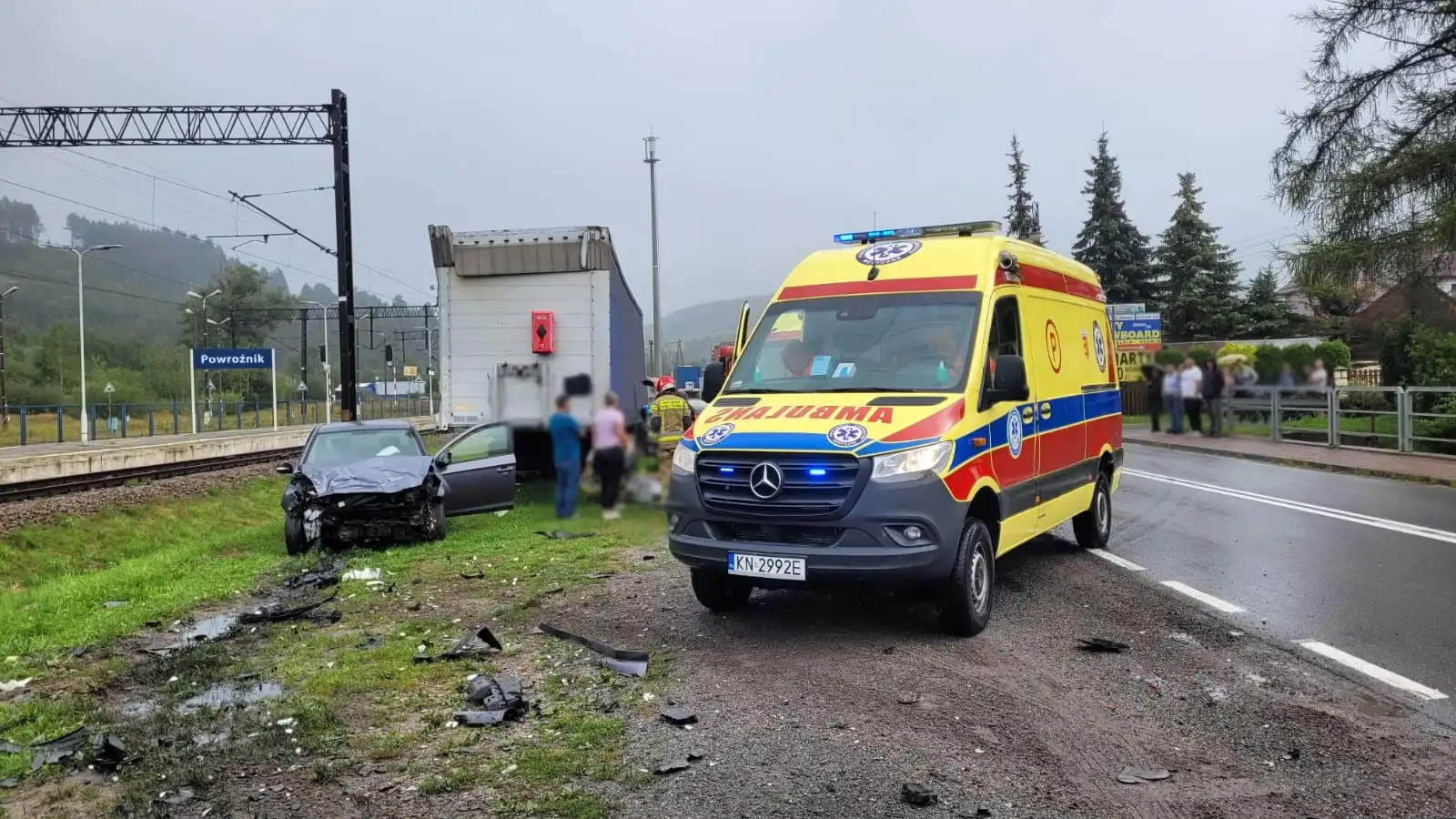 Wypadek w Powroźniku. Zderzyły się dwie osobówki. Trzy osoby trafiły do szpitala