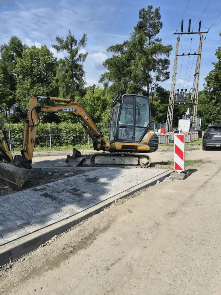 W tej miejscowości będzie bezpieczniej. Ruszyła budowa nowego chodnika