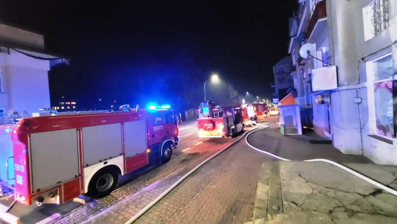Pożar poddasza budynku w Krynicy-Zdroju. W akcji 9 zastępów straży pożarnej