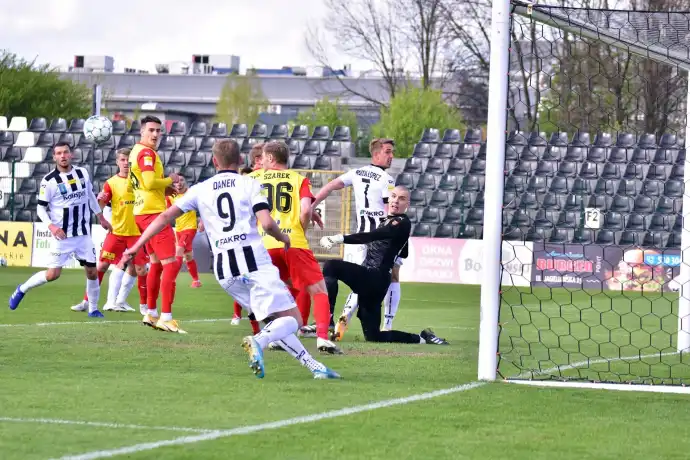 Kolejne z rzędu zwycięstwo drużyny Sandecji. 2:1 w meczu z Koroną Kielce