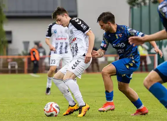 Sandecja remisuje bezbramkowo w Niepołomicach