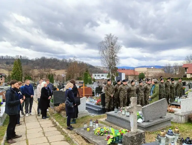 Mszana Dolna upamiętniła Bohaterów. Tablica Pamiątkowa dla Stefanii i Józefa Wacławików