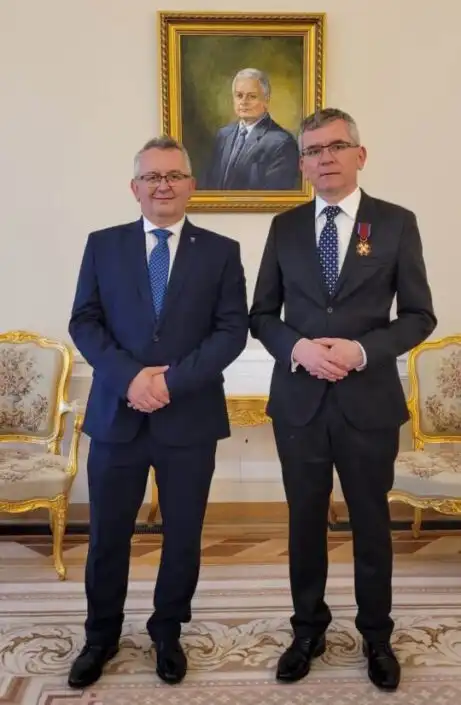 Burmistrz Starego Sącza odznaczony Złotym Krzyżem Zasługi