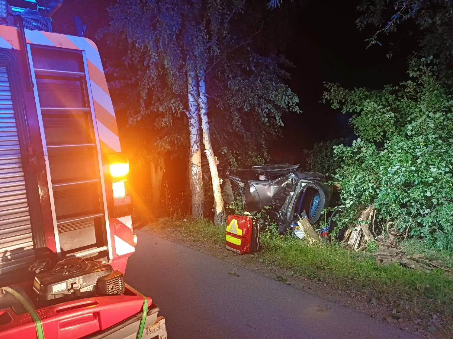 Nocny wypadek w Janczowej. Samochód wypadł z drogi, kierowca zniknął