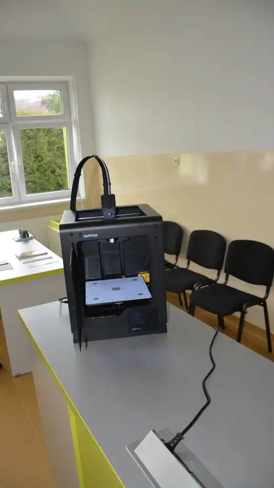 W Szkole Podstawowej w Wielogłowach jest nowa pracownia chemiczno-fizyczna