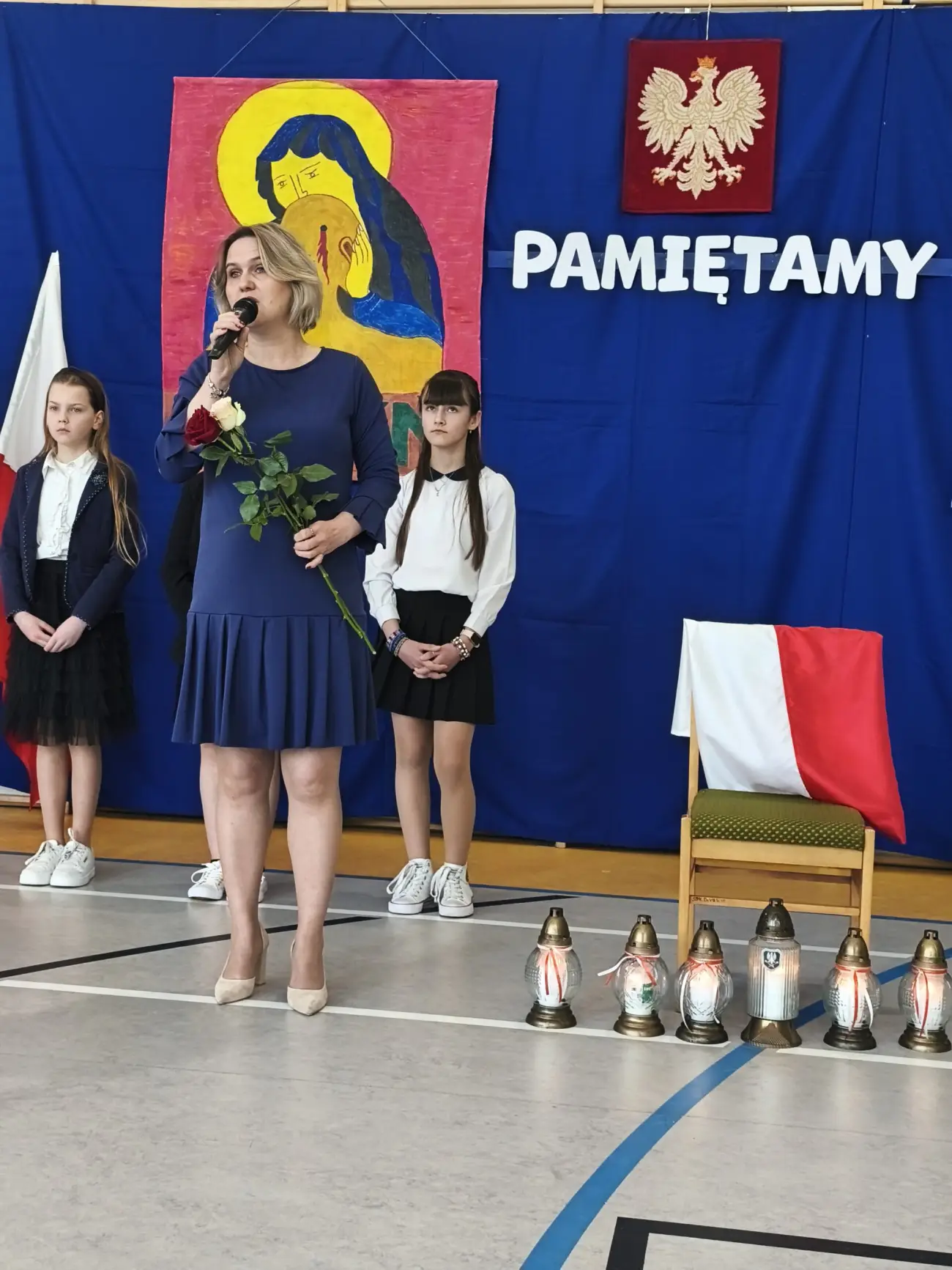 Cisza, znicze i pamięć. Wyjątkowy dzień w Szkole Podstawowej w Koniuszowej