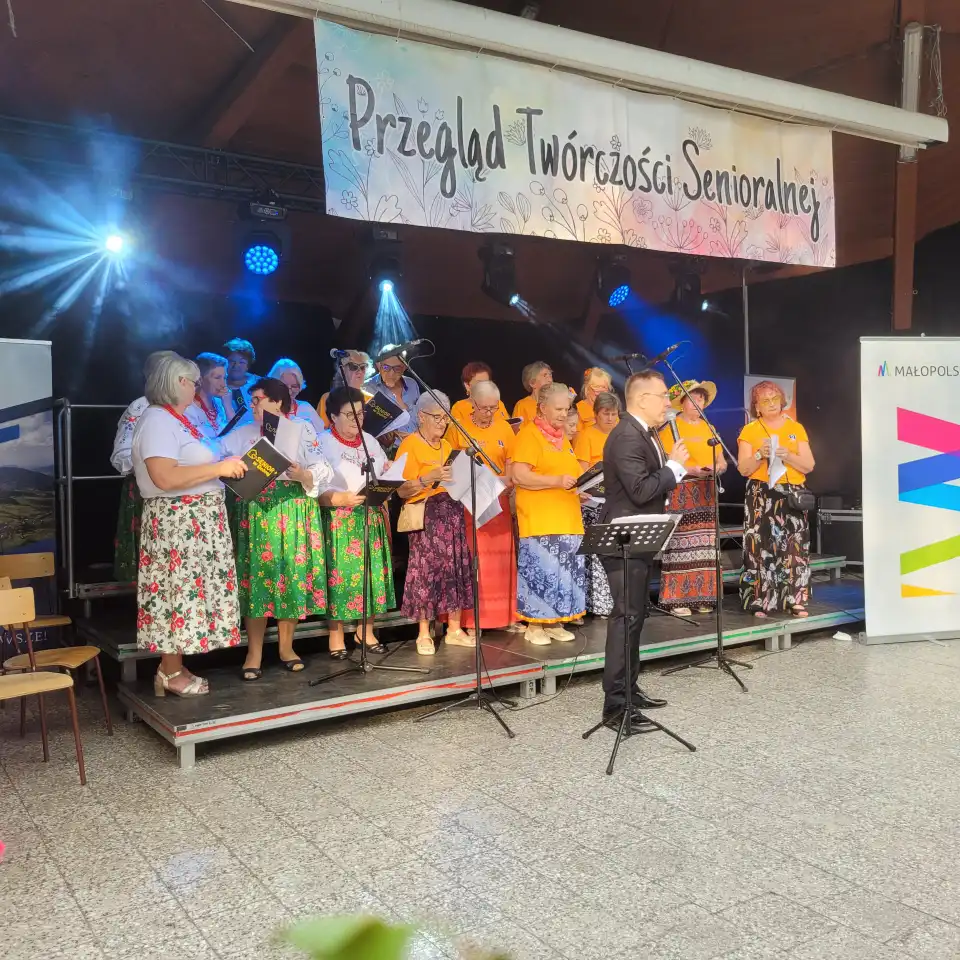 Twórczość nie zna wieku. III Przegląd Senioralny w Dobrej
