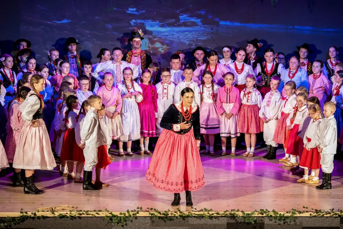 „Piecuchy” świętują jubileusz z folklorem i wsparciem powiatu