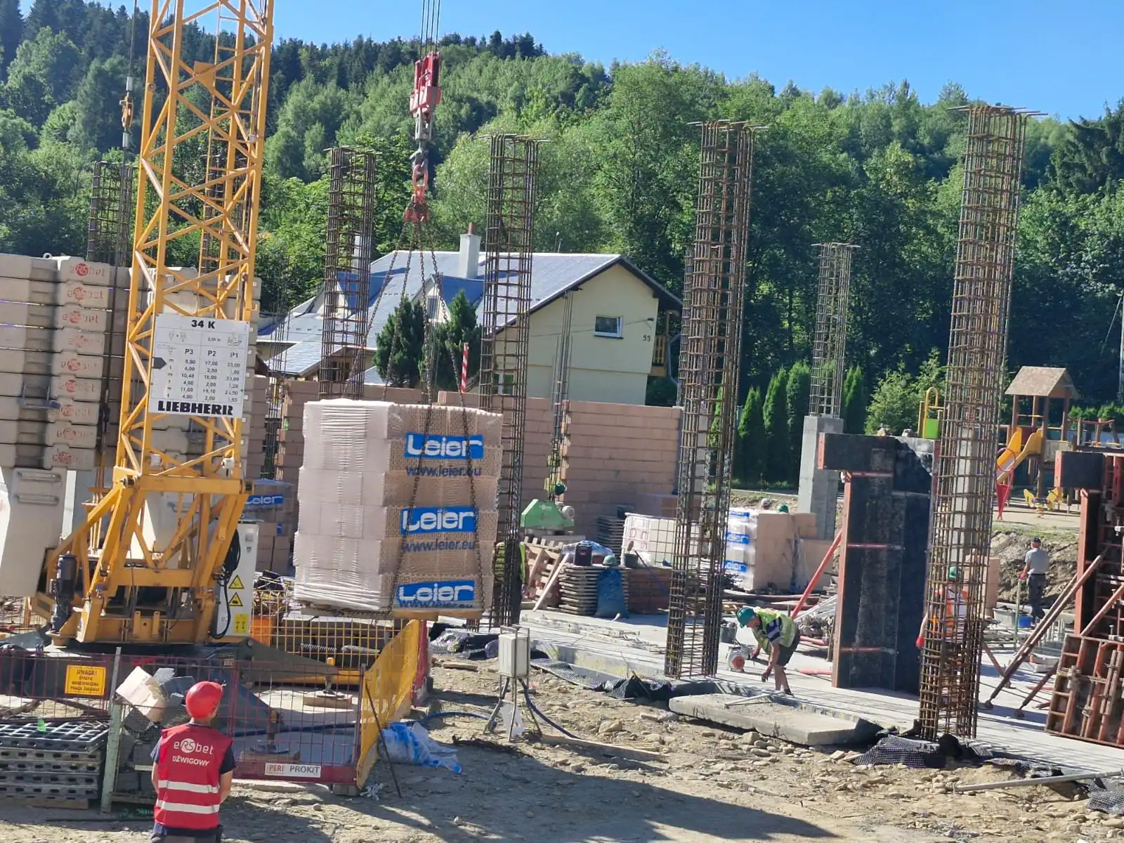 Nowa sala gimnastyczna w Skrudzinie rośnie w oczach