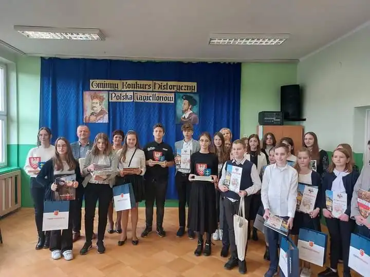 Zwycięzcy Gminnego Konkursu Historycznego „Polska Jagiellonów” nagrodzeni