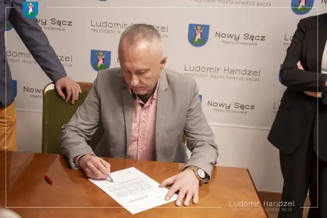 Nowy Sącz: Będą podwyżki dla nauczycieli już od marca