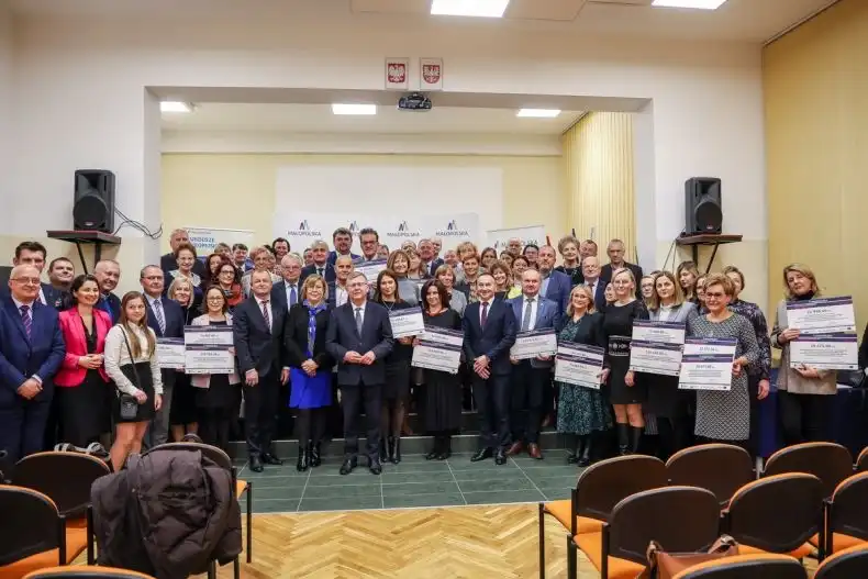 Szkoły z subregionu sądeckiego z dofinansowaniem na zakup sprzętu komputerowego