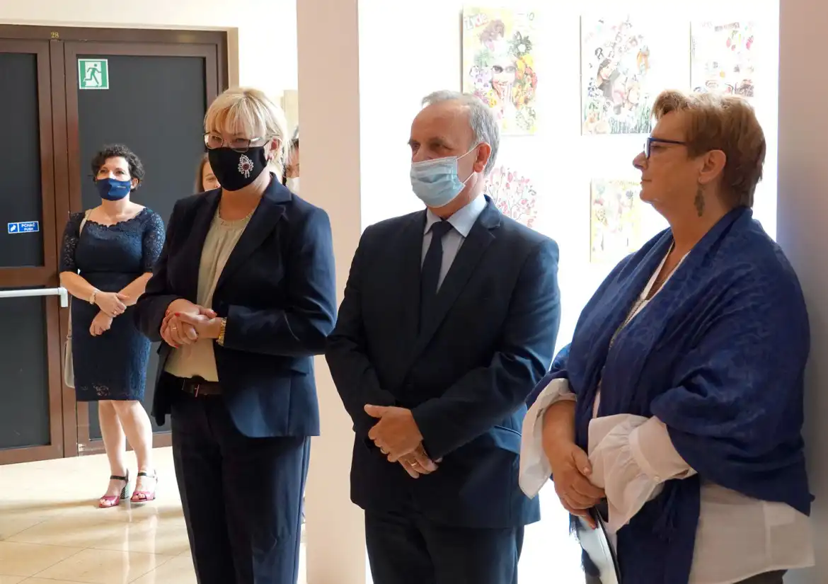 W Galerii Sztuki MCK Sokół odbył się wernisaż prac uczestników Powiatowego Ośrodka Wsparcia w Muszynie