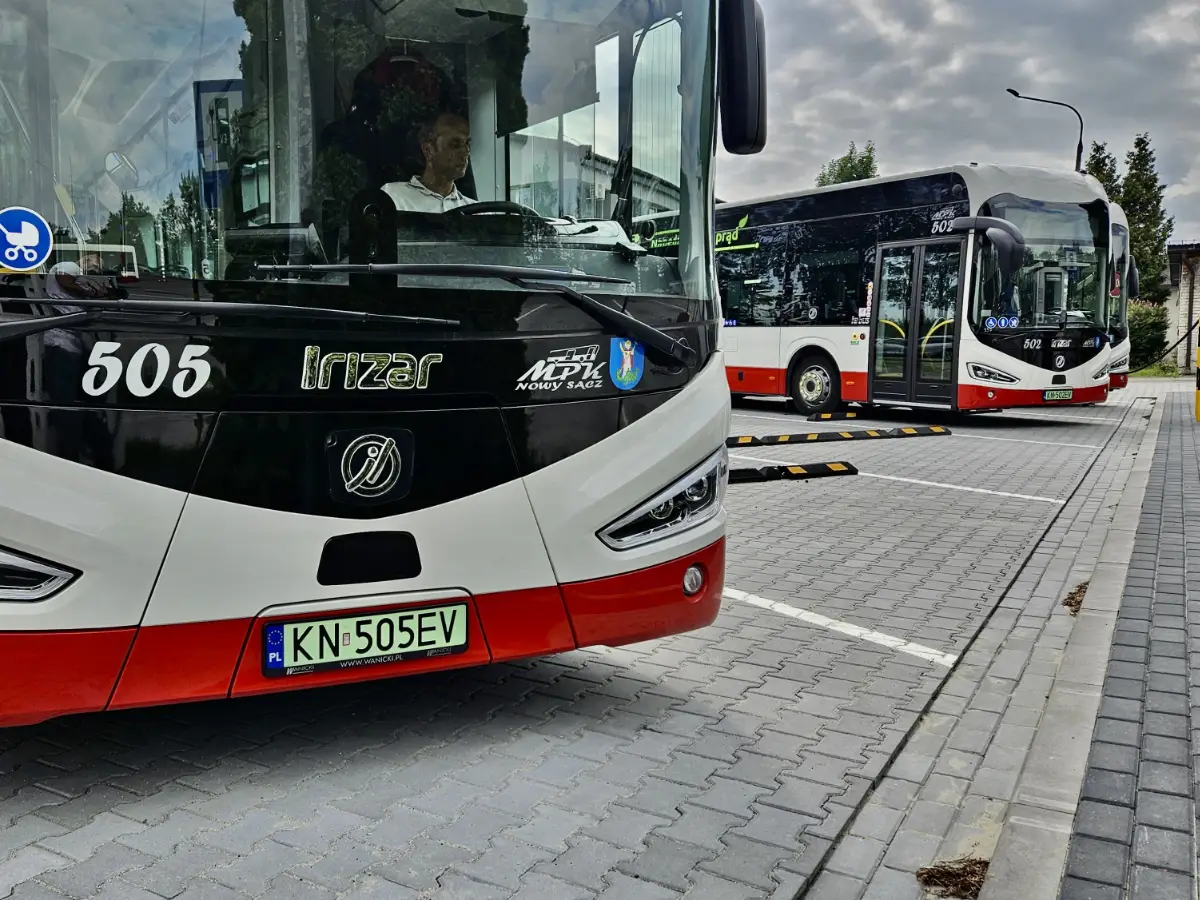 Mieszkańcy już nimi jeżdżą. Nowoczesne IRIZARY pojawiły się na kolejnych liniach MPK
