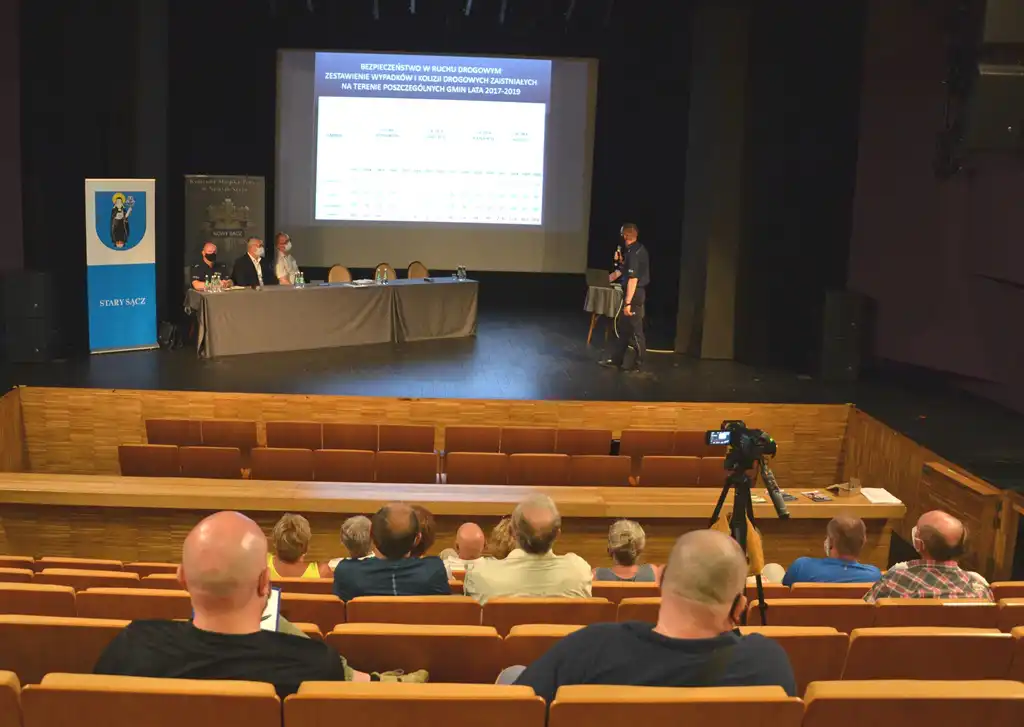 W Kinie Sokół w Starym Sączu debatowali o bezpieczeństwie