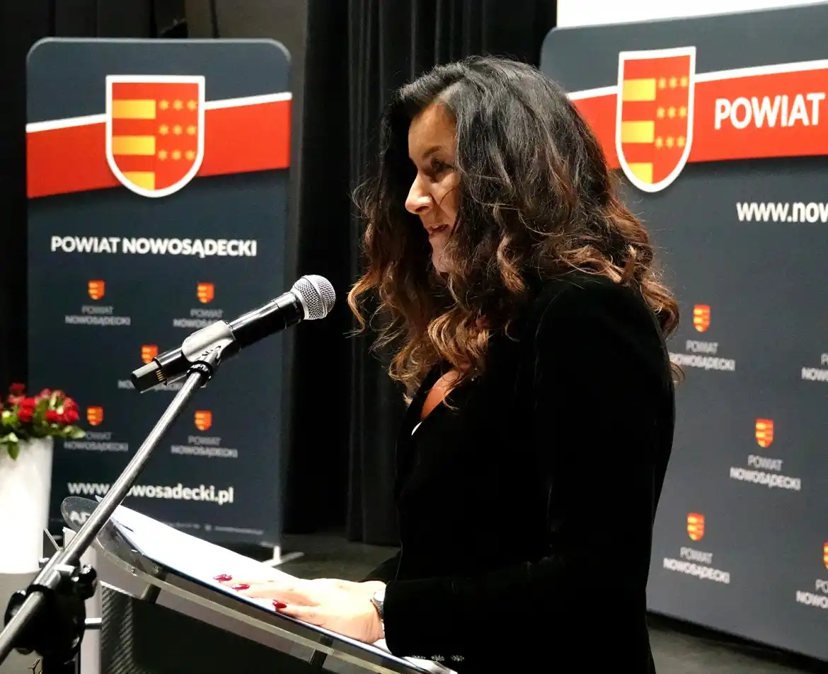 Gala „Sądeckie Oblicza Wolontariatu”. Starosta nagrodził wolontariuszy zaangażowanych w niesienie pomocy innym