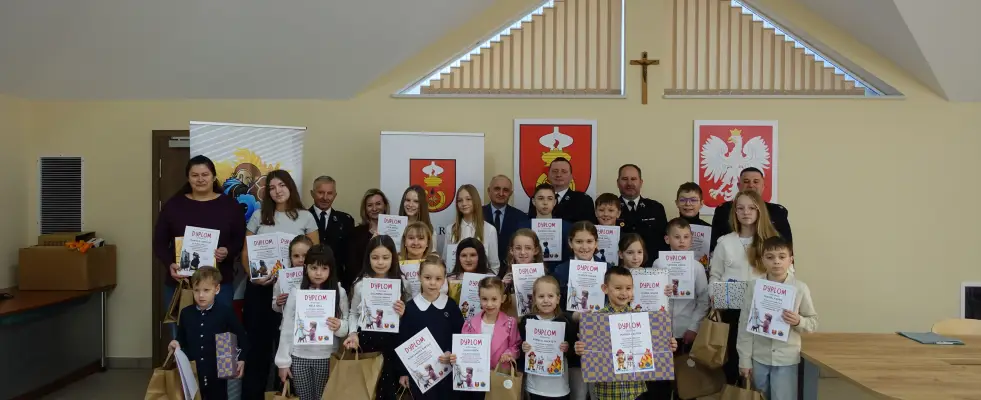 Strażacy oczami artystów. W Ropie wręczono nagrody za dwie edycje konkursu