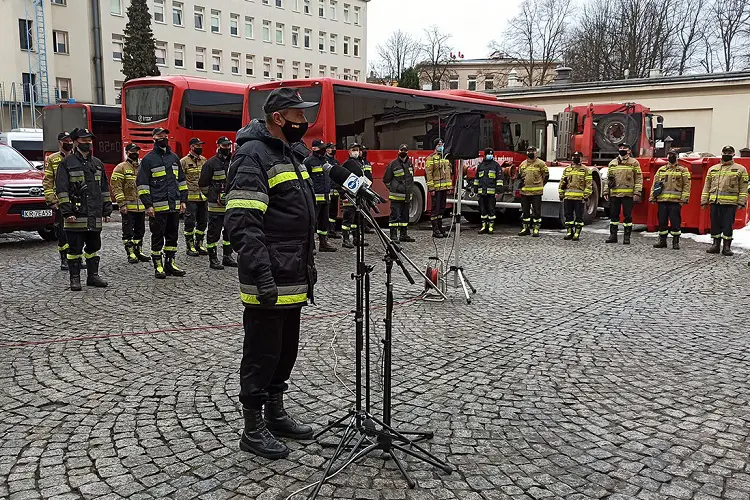 Polscy strażacy i medycy wyruszyli na Słowację aby pomóc przy testowaniu na Covid-19