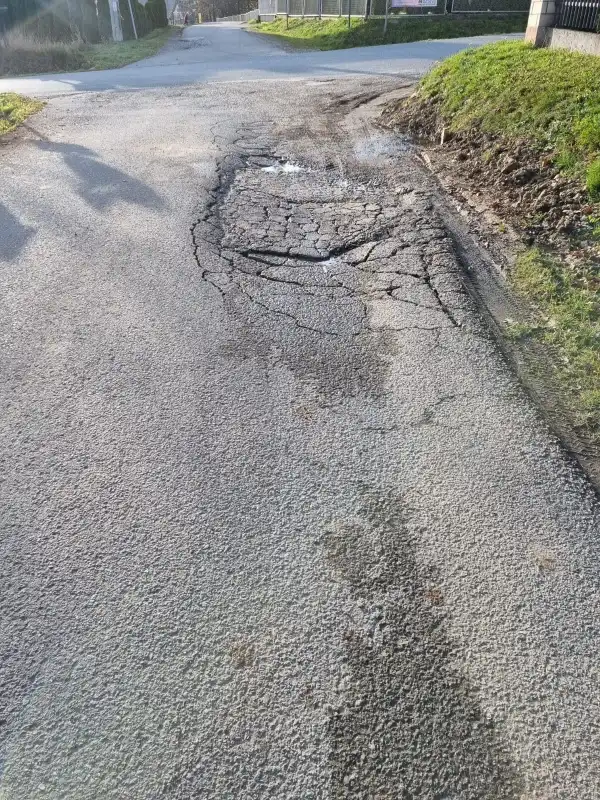 Trwa modernizacja drogi Mogilskie Cisy