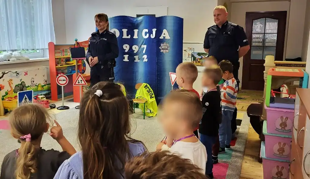 Sądeccy dzielnicowi w szkołach. Wiedza o bezpieczeństwie od A do Z