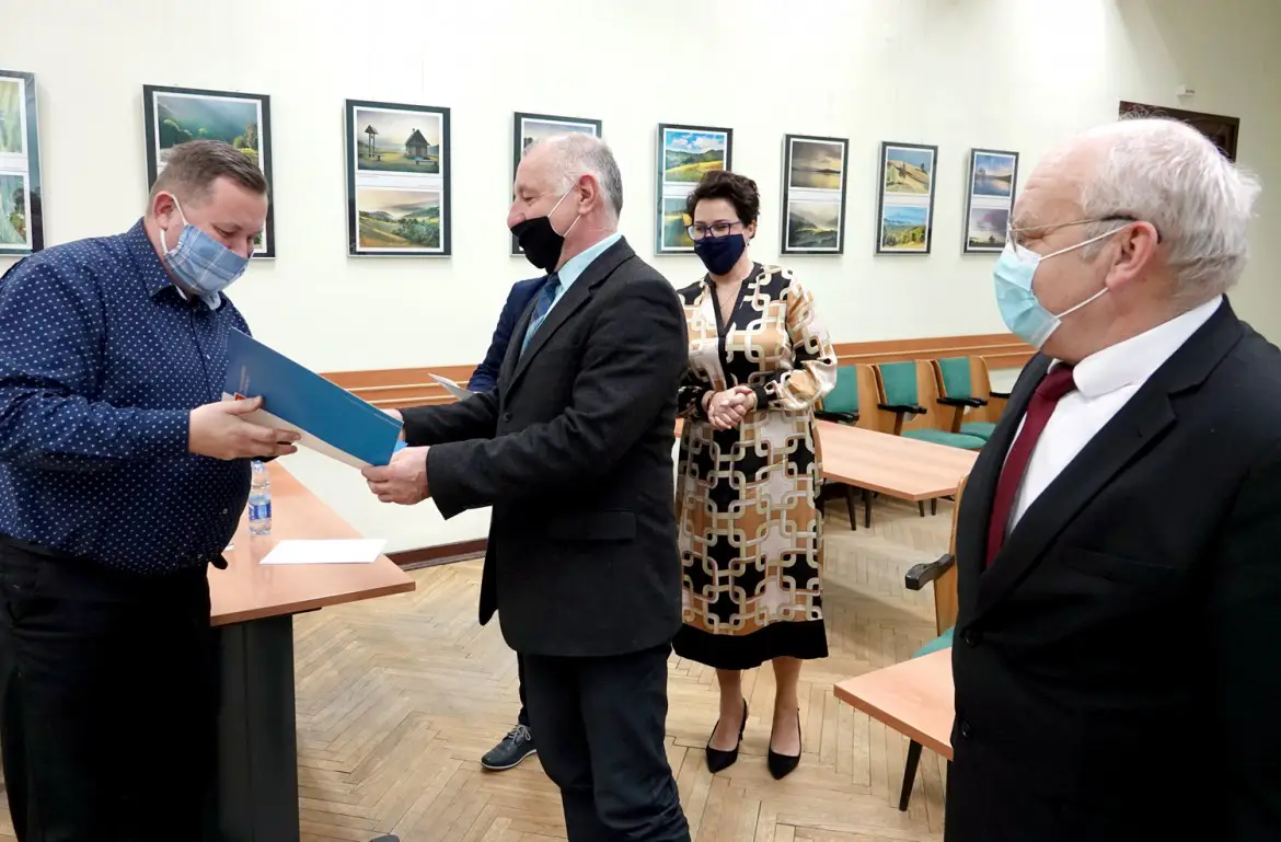 Nowy Sącz: W Starostwie podpisano umowy na prowadzenie Szkółek ginących zawodów w 2021 roku