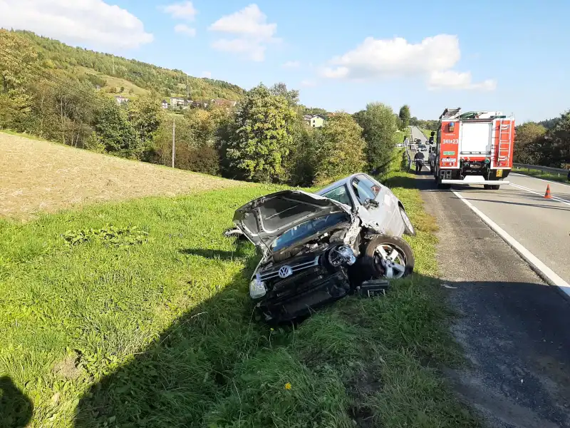 Wypadek w Mszalnicy. Zderzyły się trzy samochody osobowe