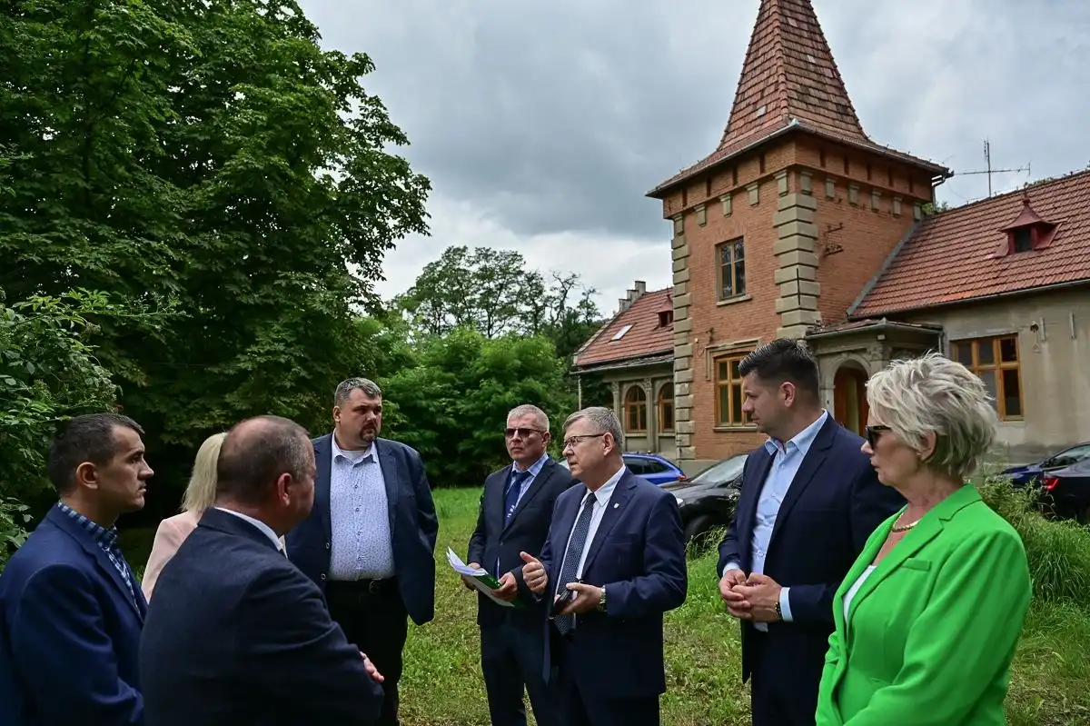 Marszałek Witold Kozłowski z wizytą w Nowym Sączu i Korzennej