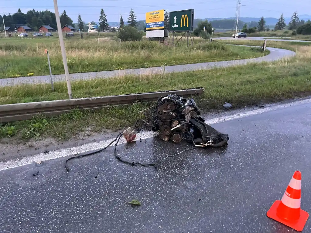 Wypadek w Starym Sączu. Zderzyły się dwa samochody osobowe. Jedna osoba w szpitalu
