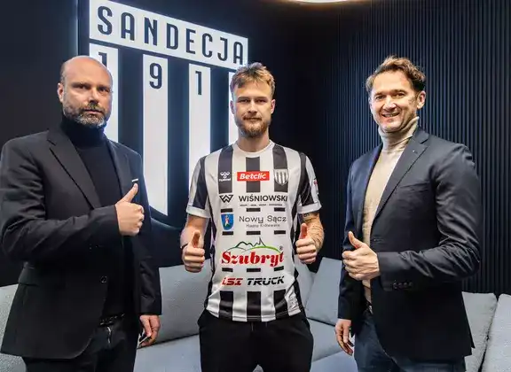 Nowy transfer Sandecji: pomocnik z ponad 100 meczami w Ekstraklasie