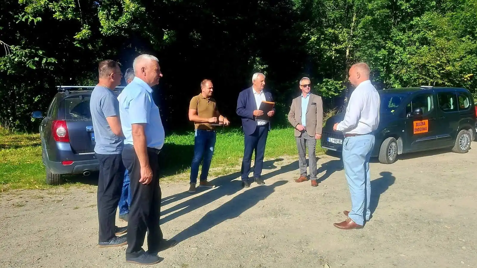 Nowe inwestycje drogowe w powiecie limanowskim. Przekazano place budowy
