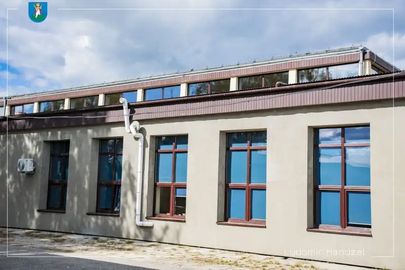 Nowy Sącz: Remont świetlików w Centrum Kształcenia Zawodowego przy ul. Zamenhofa