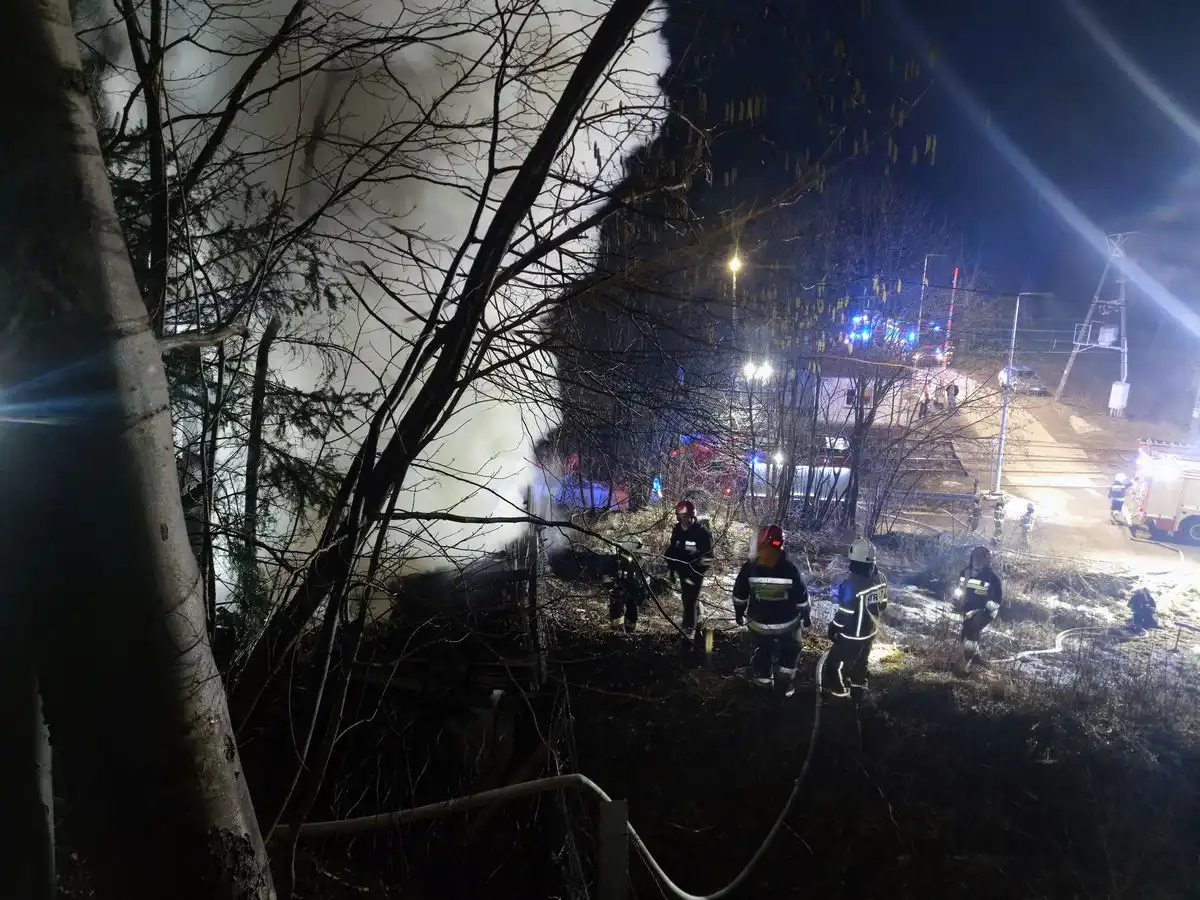 Pożar w Żegiestowie. Płonęła wiata z drewnem