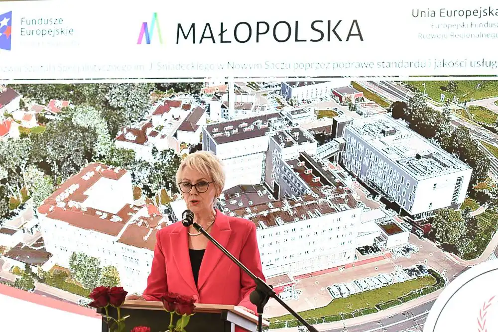 Nowy pawilon i zmodernizowane oddziały sądeckiego Szpitala Specjalistycznego uroczyście otwarte