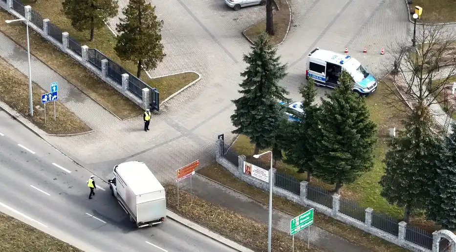 33 wykroczenia w ciągu jednego dnia. Policja z dronem patroluje przejścia dla pieszych