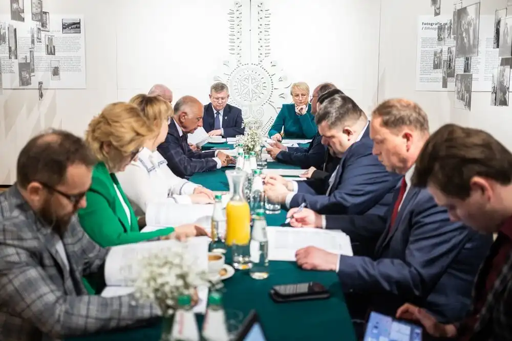 Posiedzenie Rady Muzeum Okręgowego w Nowym Sączu. Omawiano bieżące sprawy oraz przyszłe projekty